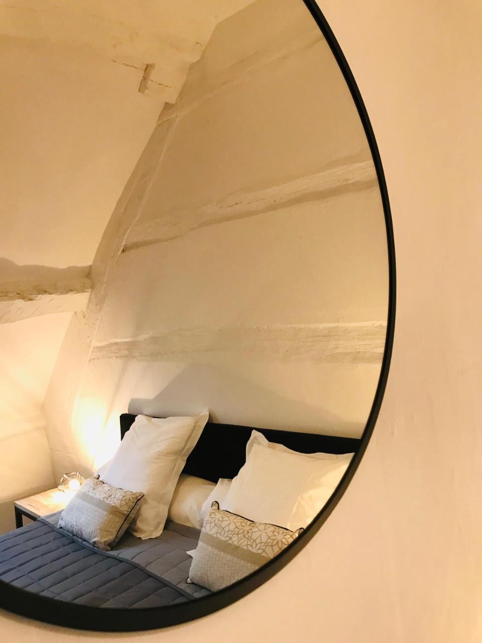 假圣人住宿加早餐旅馆 Mézilles 外观 照片